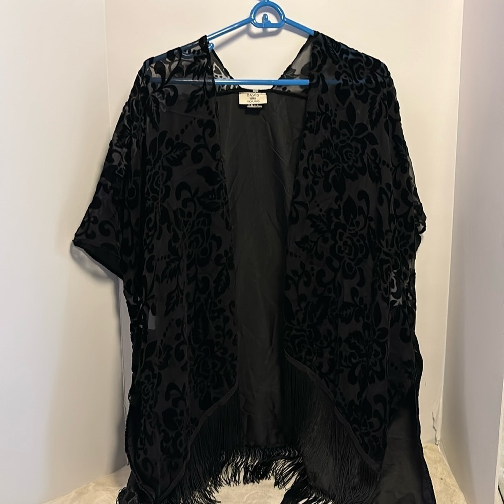 DAVID&YOUNG BLACK CRUSHED VELVET WRAP WITH ROSE&MESH DESIGN ON FRONT WTH FRINGE